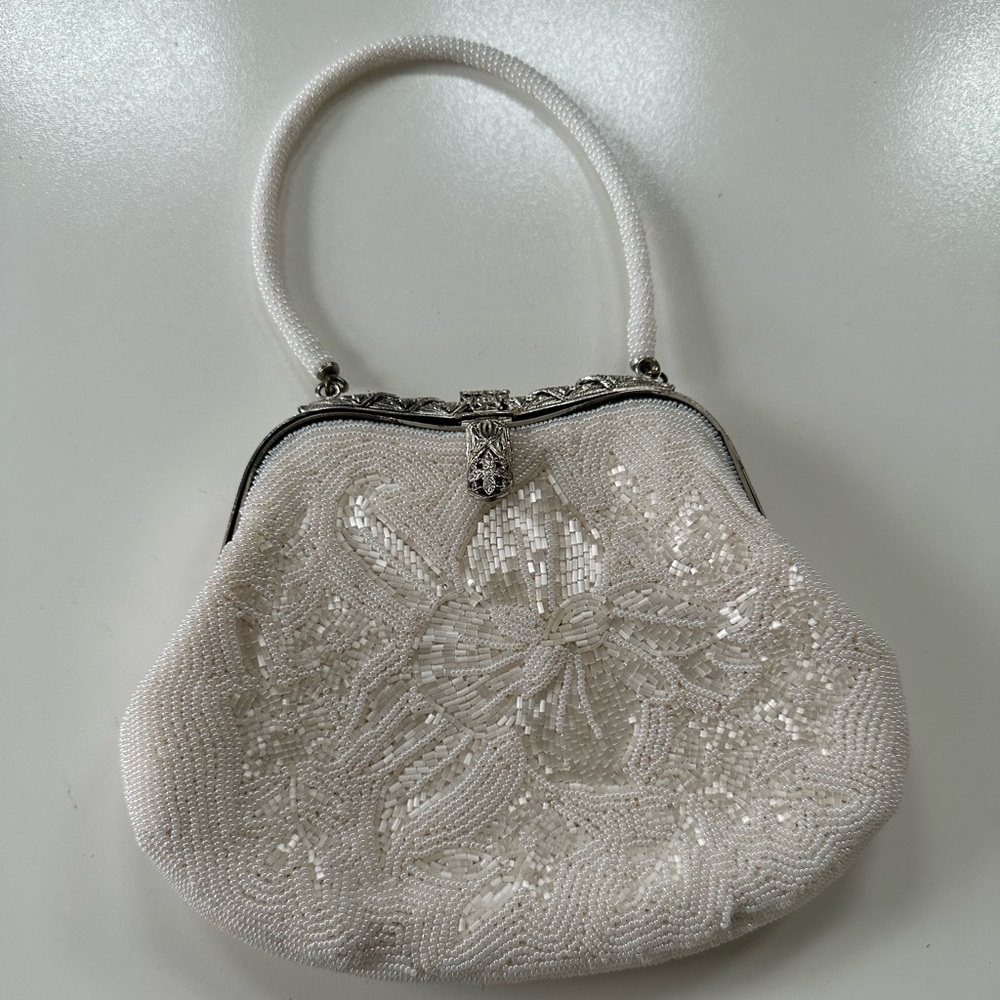 Vintage evening purse with silver hinge and silk lining